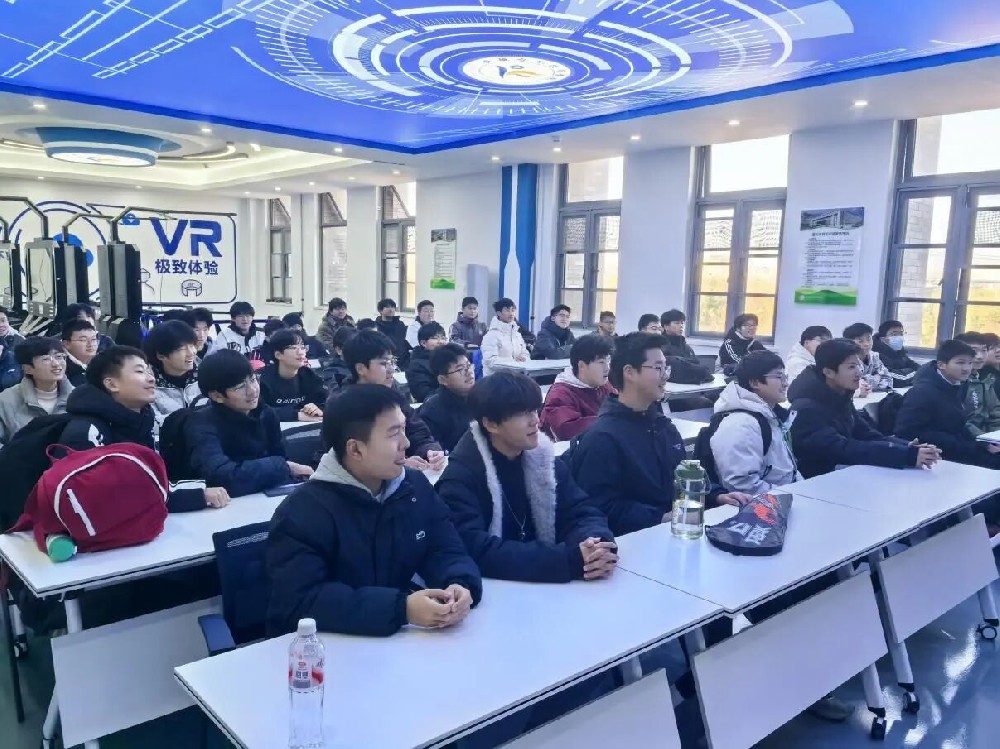 合肥工业学校智能网联汽车专业学子赴合肥技师学院开展联合认知实训